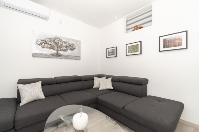 Olives Garden Kučine, Holiday Home Olives Garden – Villas for Rent – Kucine – Croatia SOLIN