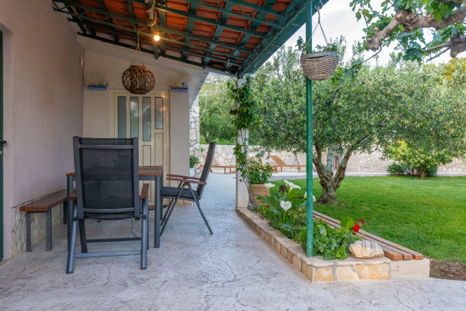Olives Garden Kučine, Holiday Home Olives Garden – Villas for Rent – Kucine – Croatia SOLIN